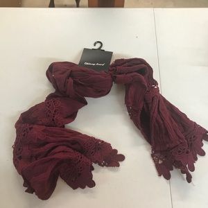 Maroon scarf